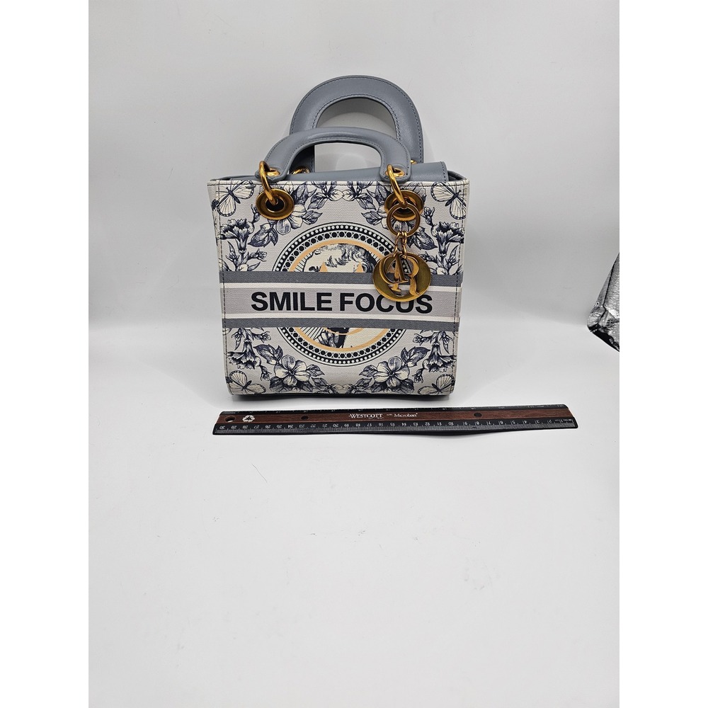 Beautiful Smile Focus small handbag vintage style elegant design and images - Picture 2 of 9